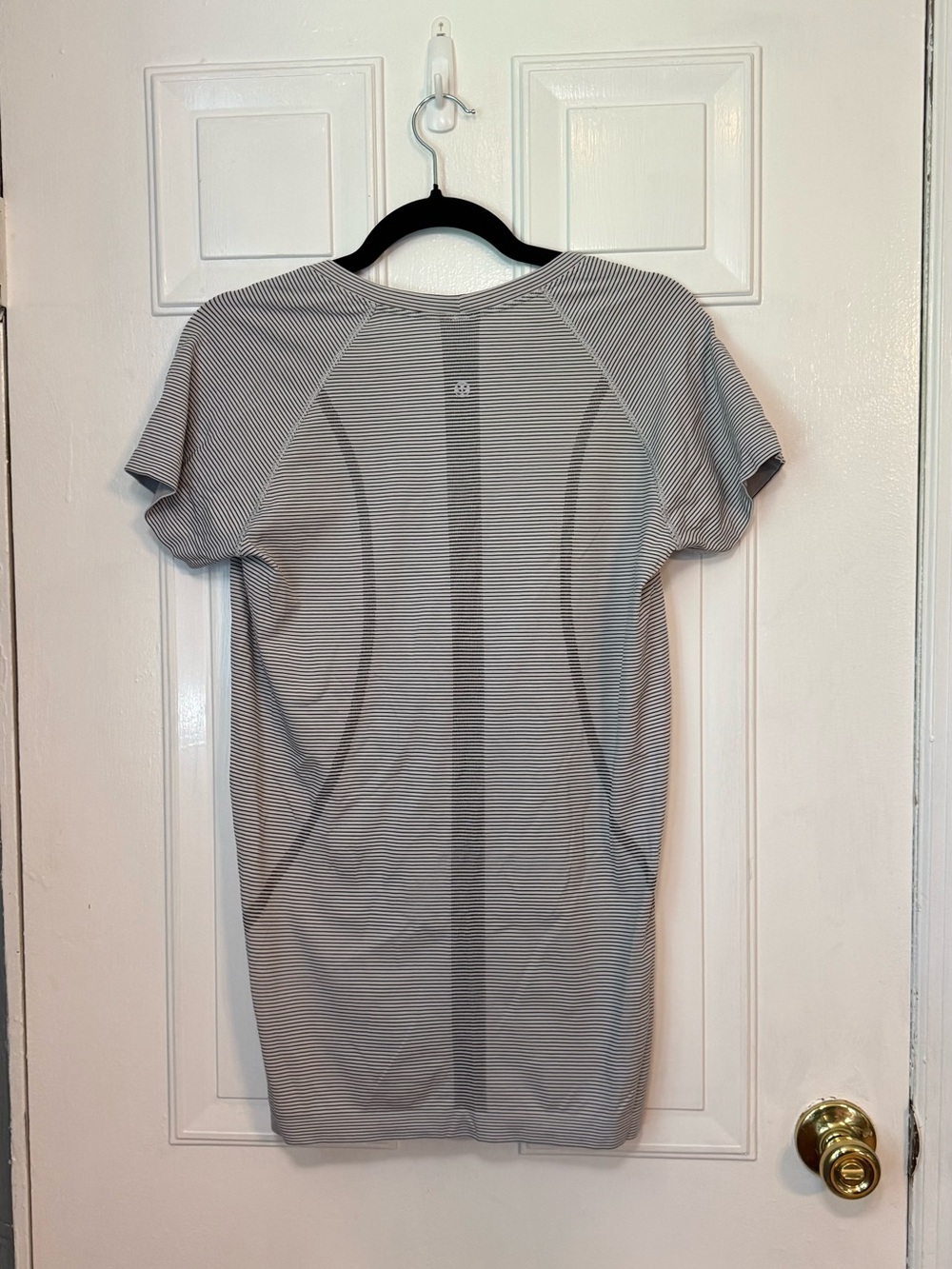 lululemon Swiftly Tech Short Sleeve Stripped Size 10